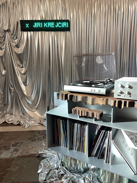 Lampy, komody a organické tvary: co nás zaujalo na Designbloku 2025?