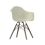 Židle Eames Fiberglass Armchair DAW