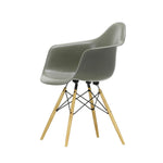 Židle Eames Fiberglass Armchair DAW