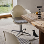 Židle Eames Fiberglass Armchair DAL