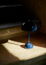 Stolní lampa Flowerpot VP9